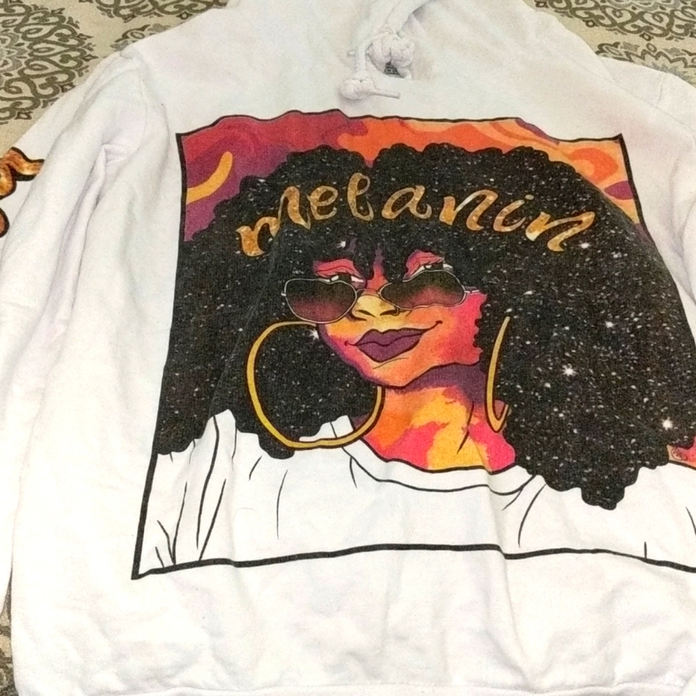 MELANIN GRAPHIC LONGSLEEVE SHIRT